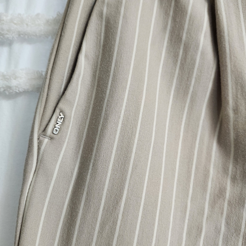 Striped Tan Women's Pants. Size Small. - Picture 10 of 11